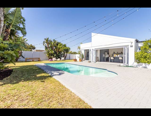 3 BEDROOM FREEHOLD RENTED IN TABLE VIEW